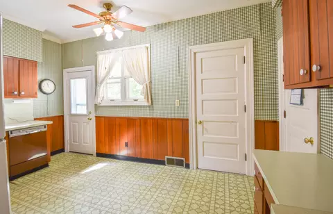Kitchen - 159 N Hudson St, Coldwater, MI 49036 photo 3 of 5