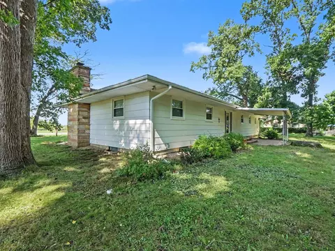 Exterior - 1137 Maynard Ave, Jackson, MI 49202 photo 4 of 7