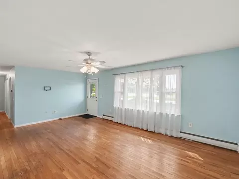 Living - 1137 Maynard Ave, Jackson, MI 49202 photo 1 of 4
