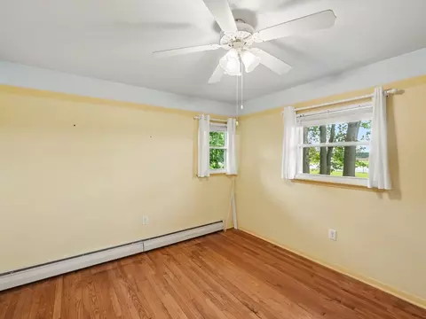 Bedroom - 1137 Maynard Ave, Jackson, MI 49202 photo 5 of 6