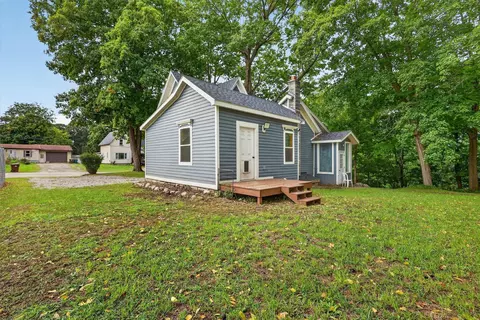 Exterior - 323 E Main St, Maple Rapids, MI 48853 photo 4 of 6