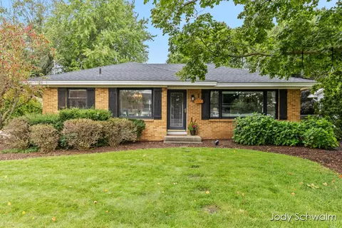 3973 41st St SW, Grandville, MI 49418