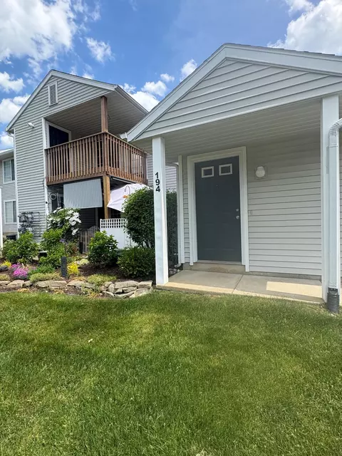 194 Hunters Ln NE #37, Rockford, MI 49341
