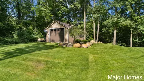 Exterior - 10400 Heether Rd, Belding, MI 48809 photo 6 of 21