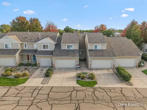 2934 Edgestone Dr, Hudsonville, MI 49426