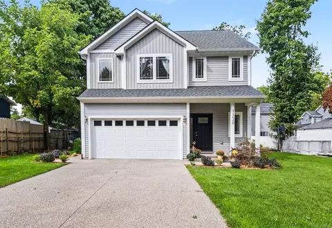 1320 Parkway St, Waterford, MI 48328