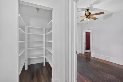 Entry Way - 211 Orange St, Jackson, MI 49202 photo 1 of 3
