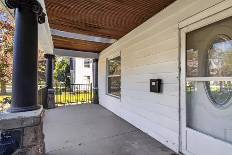 Exterior - 211 Orange St, Jackson, MI 49202 photo 3 of 6