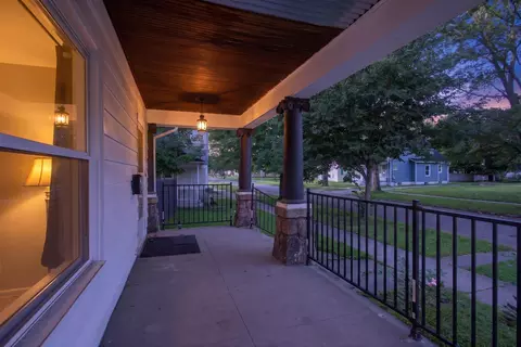 Exterior - 211 Orange St, Jackson, MI 49202 photo 2 of 6