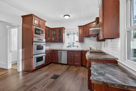 Kitchen - 211 Orange St, Jackson, MI 49202 photo 2 of 2