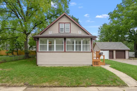 736 Hutchinson St, Kalamazoo, MI 49008