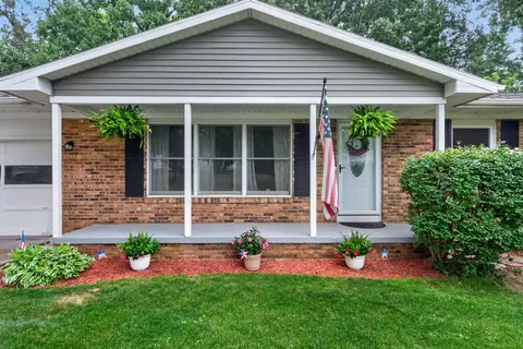 Exterior - 2543 Tricia Dr, Jackson, MI 49201 photo 3 of 13