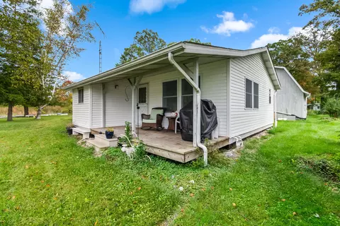 Exterior - 5406 Circle Dr, Reading, MI 49274 photo 7 of 17