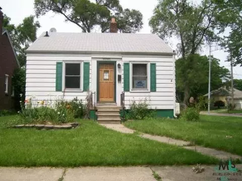 20083 Kingsville St, Harper Woods, MI 48225