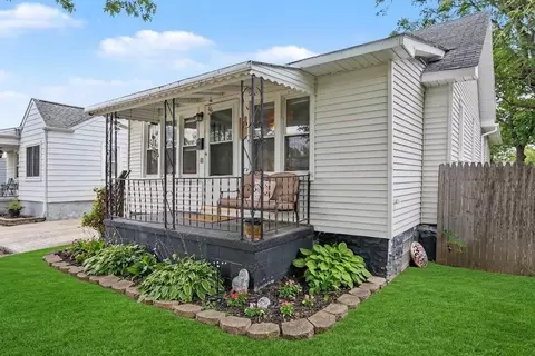 1764 Euclid St, Lincoln Park, MI 48146