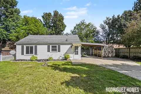 8242 Freeland Ave SW, Byron Center, MI 49315