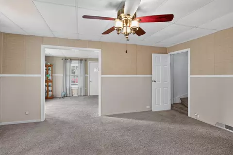 Living - 1113 Hamilton St, Jackson, MI 49202 photo 4 of 5