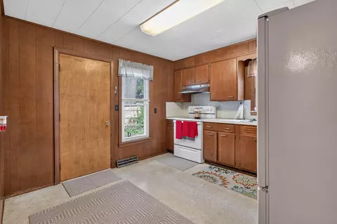 Entry Way - 1113 Hamilton St, Jackson, MI 49202 photo 2 of 5