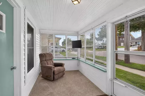 Exterior - 1113 Hamilton St, Jackson, MI 49202 photo 10 of 11