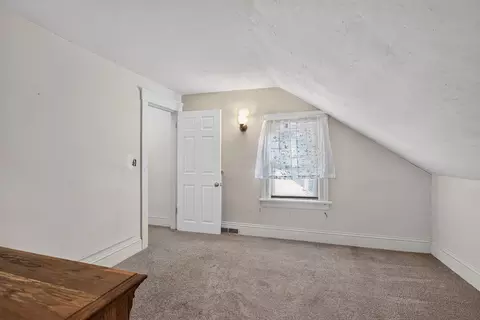 Bedroom - 1113 Hamilton St, Jackson, MI 49202 photo 7 of 9