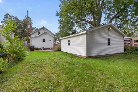 Exterior - 1113 Hamilton St, Jackson, MI 49202 photo 6 of 11