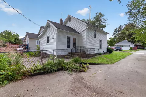 Exterior - 1113 Hamilton St, Jackson, MI 49202 photo 4 of 11