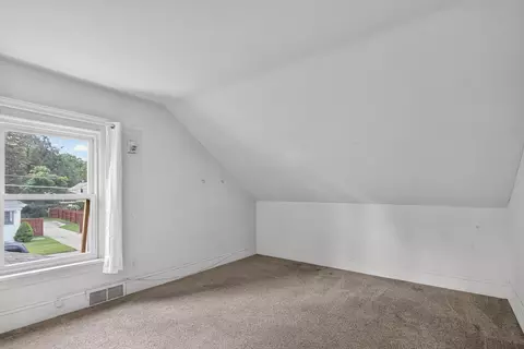 Bedroom - 1113 Hamilton St, Jackson, MI 49202 photo 4 of 9