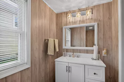 Bath - 1113 Hamilton St, Jackson, MI 49202 photo 4 of 4