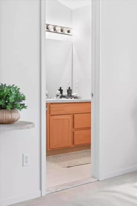 Bath - 2730 Silver Spring Dr, Ann Arbor, MI 48103 photo 1 of 5