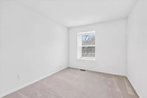 Bedroom - 2730 Silver Spring Dr, Ann Arbor, MI 48103 photo 7 of 8
