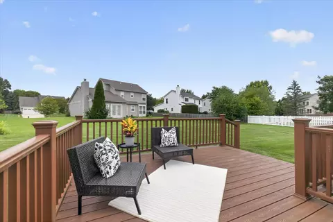 Exterior - 2730 Silver Spring Dr, Ann Arbor, MI 48103 photo 5 of 8