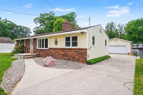 1605 Hansen St, Muskegon, MI 49445