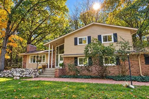 1021 Hol Hi Dr, Kalamazoo, MI 49008