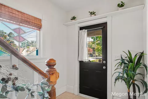 Entry Way - 501 Pearl St, Belding, MI 48809 photo 1 of 2