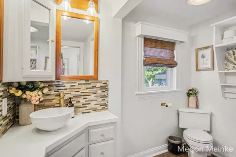 Bath - 501 Pearl St, Belding, MI 48809 photo 1 of 2