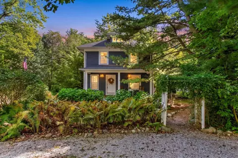 6540 Old Allegan Rd, Saugatuck, MI 49453