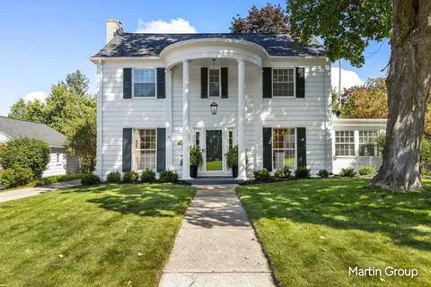485 Marywood Dr NE, Grand Rapids, MI 49505