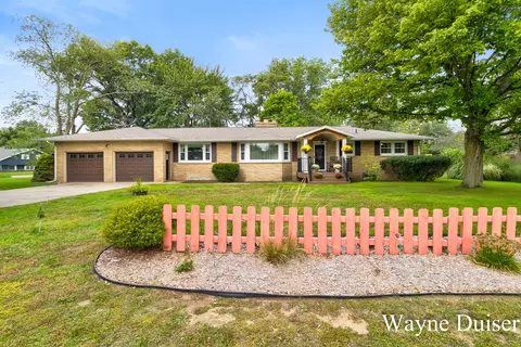 5183 Mcdowell St, Norton Shores, MI 49441