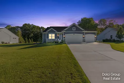2290 Quarter Horse Dr, Cedar Springs, MI 49319
