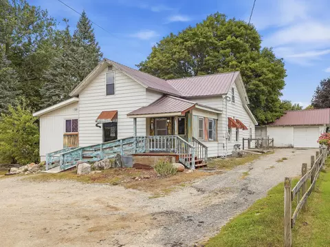 Exterior - 416 W Main St, Stanton, MI 48888 photo 2 of 11