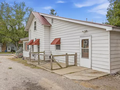 Exterior - 416 W Main St, Stanton, MI 48888 photo 5 of 11
