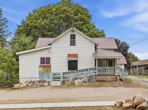 Exterior - 416 W Main St, Stanton, MI 48888 photo 3 of 11