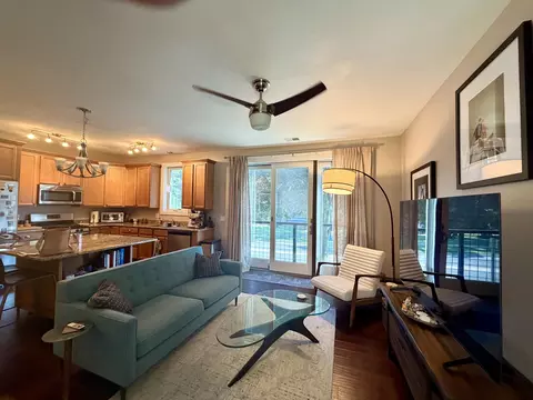 119 E 8th St #4, Traverse City, MI 49684