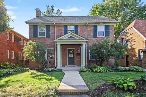 1031 Iroquois Dr SE, Grand Rapids, MI 49506