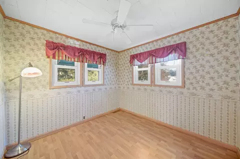 Bedroom - 714 S Sutton Rd, Jackson, MI 49203 photo 5 of 5