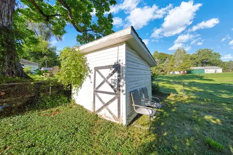 Exterior - 714 S Sutton Rd, Jackson, MI 49203 photo 5 of 12
