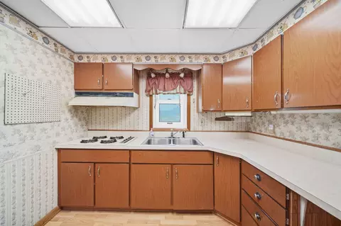 Kitchen - 714 S Sutton Rd, Jackson, MI 49203 photo 1 of 3