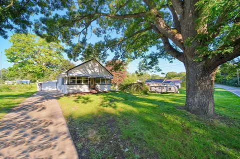 Exterior - 714 S Sutton Rd, Jackson, MI 49203 photo 4 of 12
