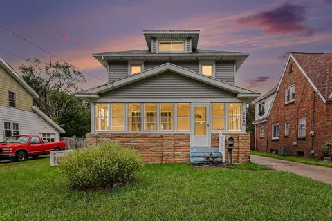 120 Lemyra St SE, Wyoming, MI 49548