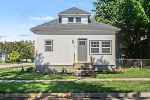 1201 Slayton Ave, Grand Haven, MI 49417